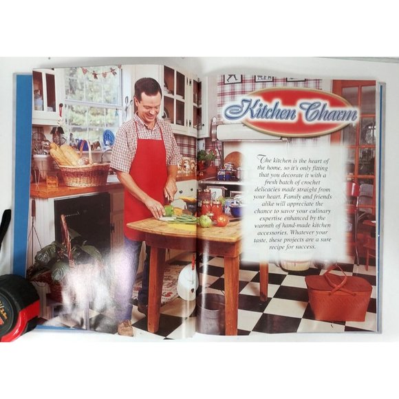 Crochet Private Collection ©1999 The Needlecraft Shop Donna Robertson Ed Pattern - Picture 5 of 12